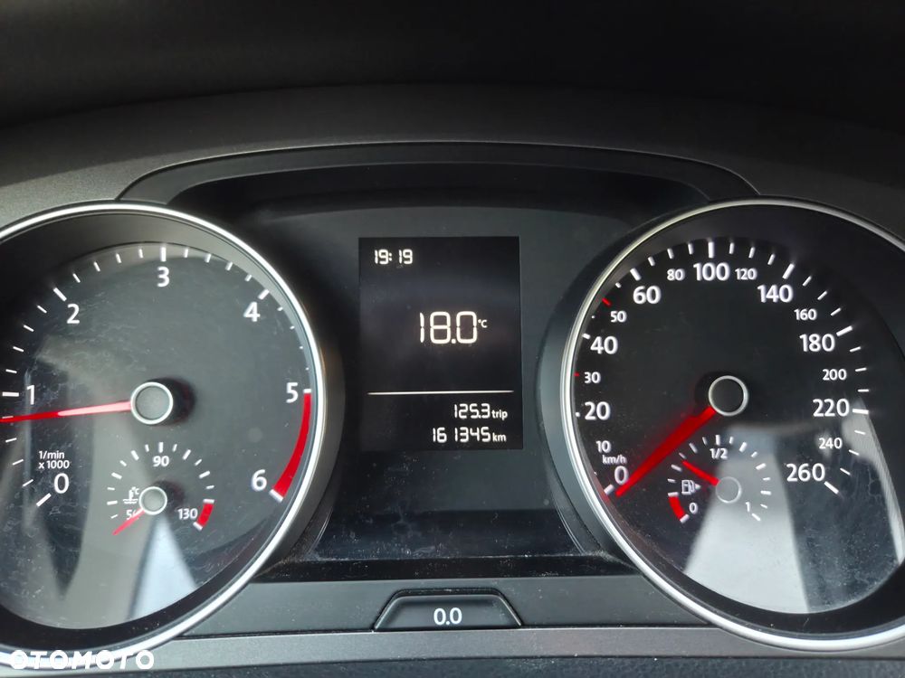 Volkswagen Golf 1.6 TDI BMT Comfortline - 22