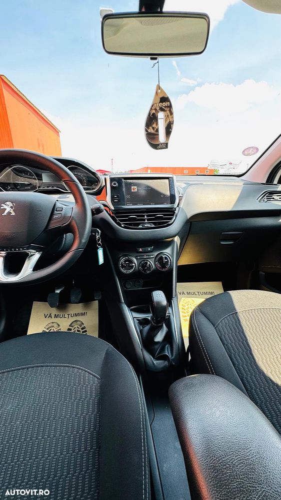Peugeot 208 PureTech 82 Start & Stop Allure - 24