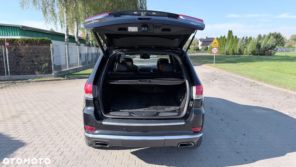Jeep Grand Cherokee - 12