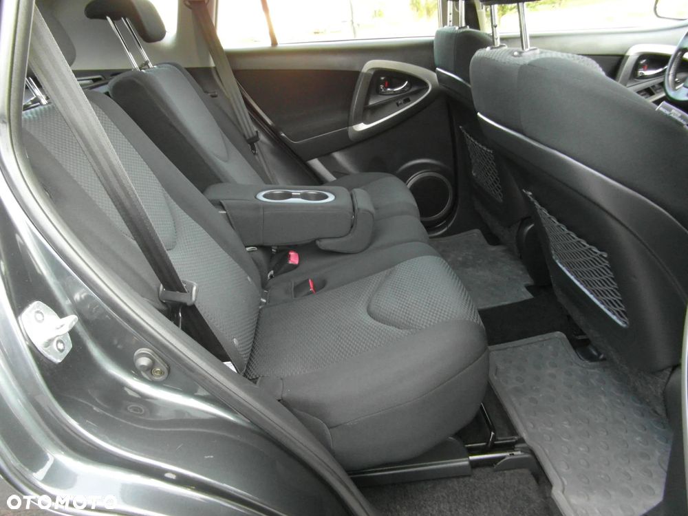 Toyota RAV4 2.0 VVT-i Sol - 34