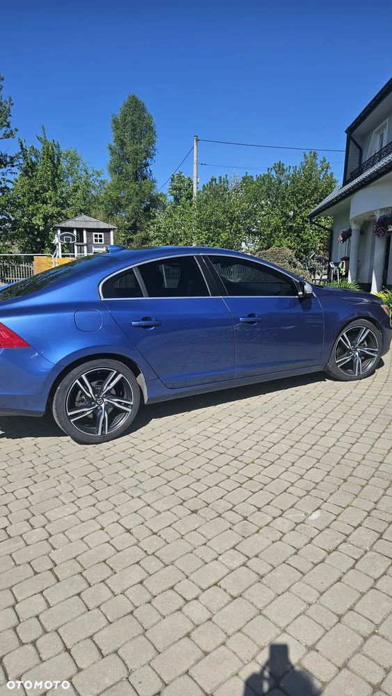 Volvo S60 T6 AWD Drive-E R-Design Momentum - 3