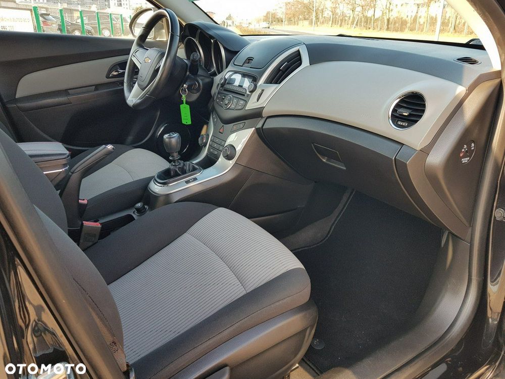 Chevrolet Cruze 1.6 LS - 16