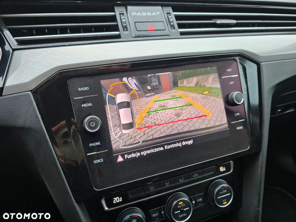 Volkswagen Passat - 22