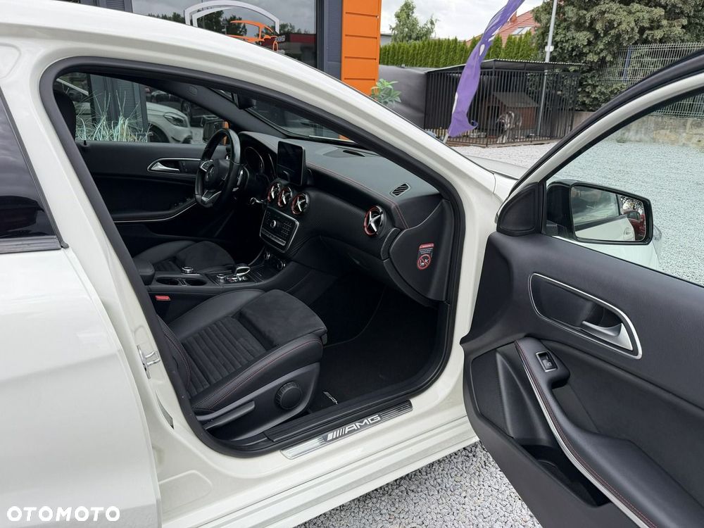 Mercedes-Benz Klasa A AMG 45 4Matic AMG Speedshift 7G-DCT - 24