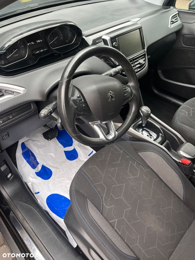 Peugeot 2008 PureTech 110 GPF Stop&Start EAT6 Style - 15