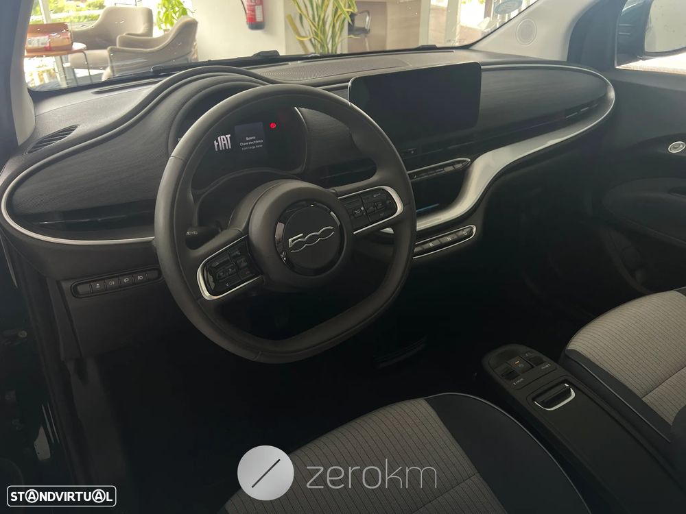 Fiat 500e 42kWh ICON — fotografia 6