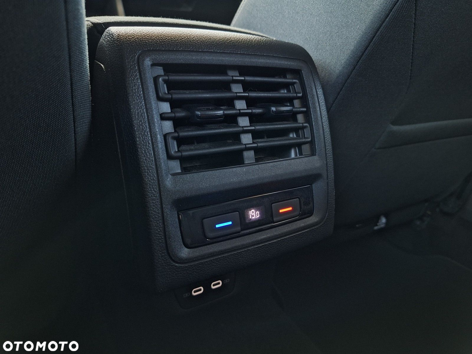 Volkswagen Golf - 36