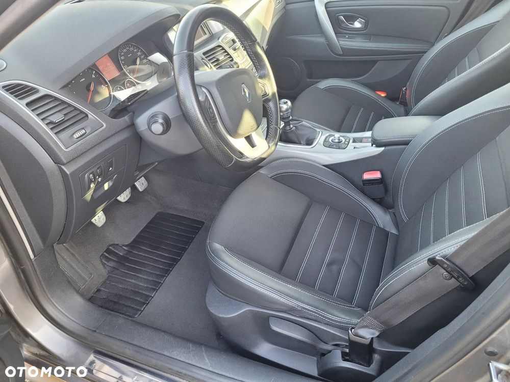 Renault Laguna dCi 110 FAP Paris Business - 10