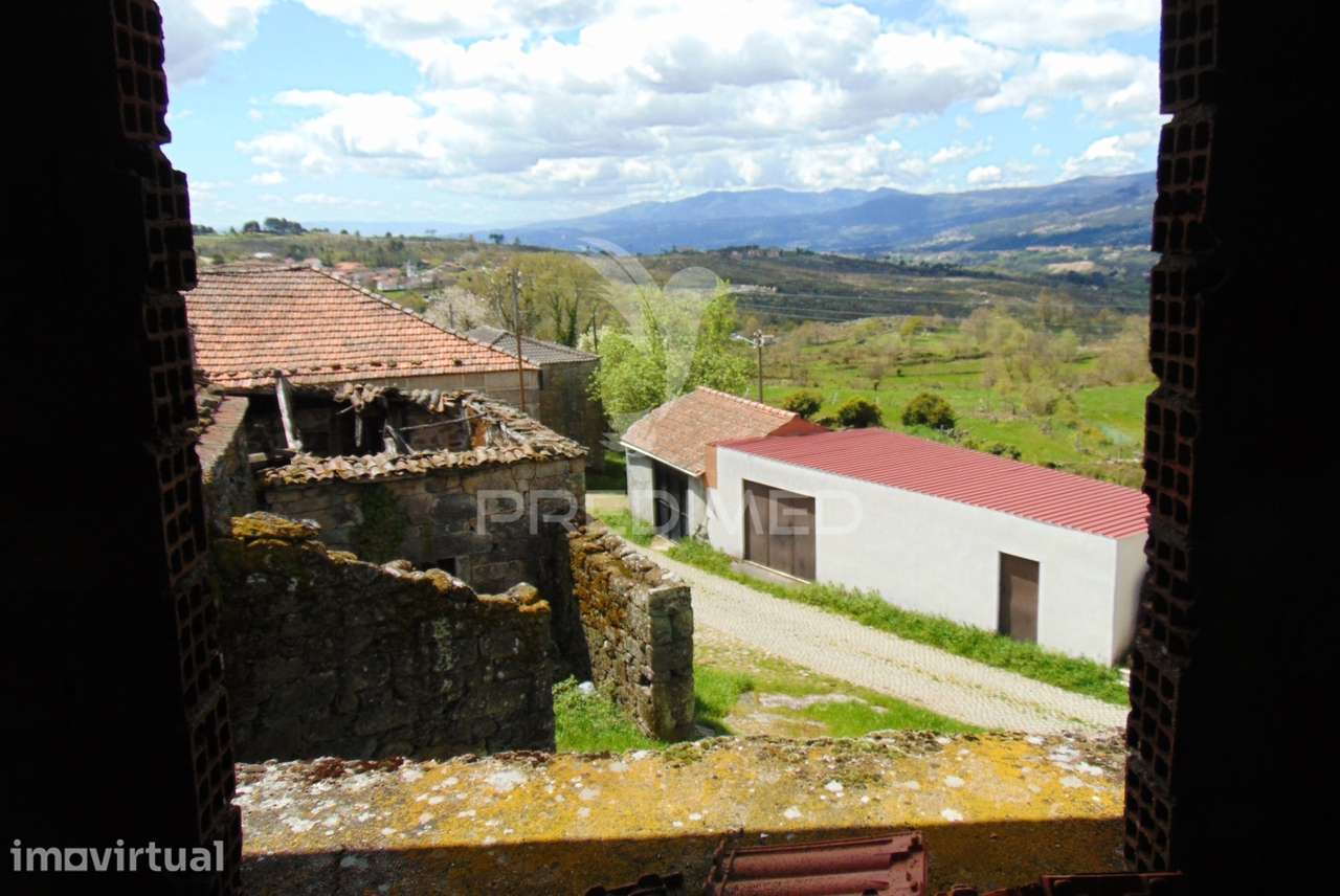 Casa em pedra para recuperação total em Vila Meã / Vila Real - Grande imagem: 3/12