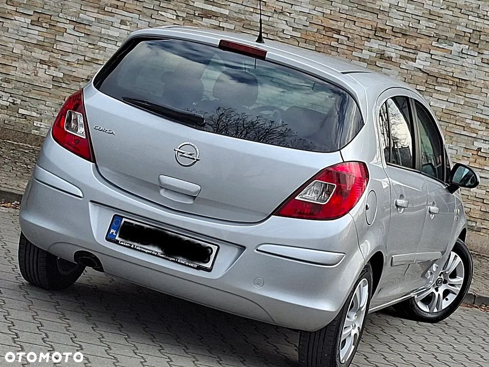 Opel Corsa 1.4 16V 150 Jahre - 19