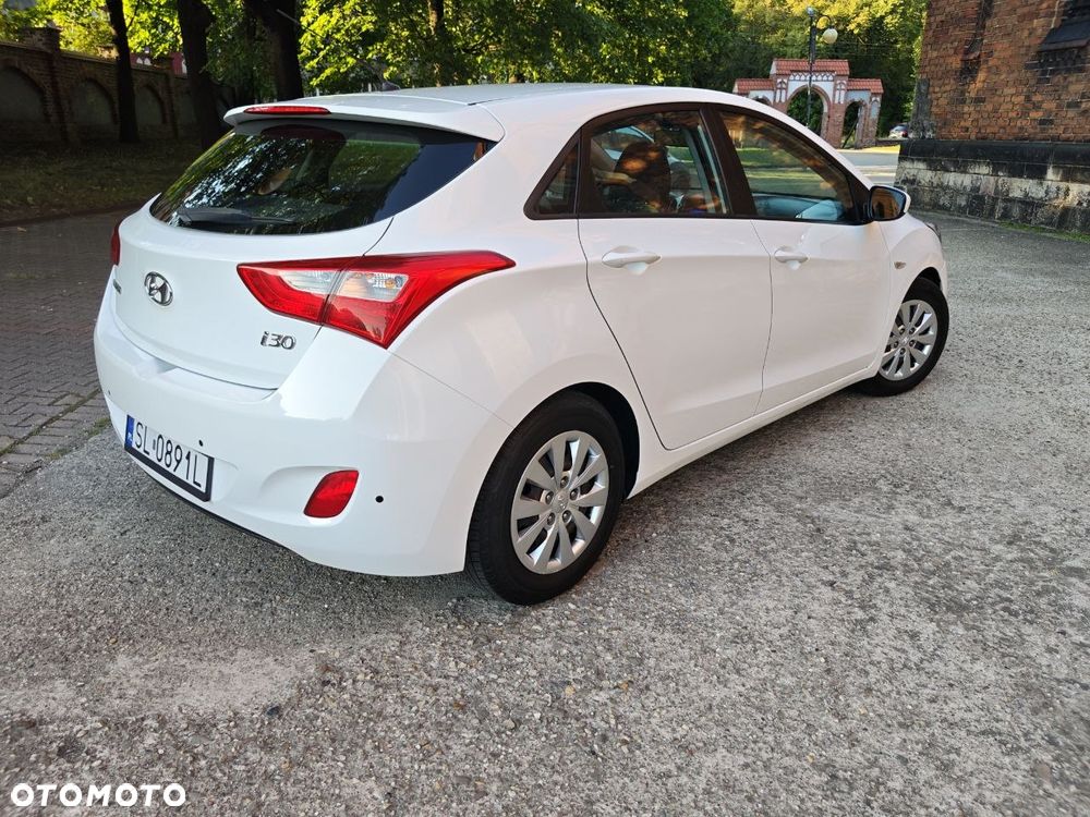 Hyundai i30 blue 1.4 YES Gold - 24