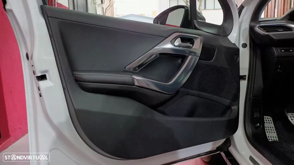 Peugeot 2008 1.2 PureTech Allure - 26