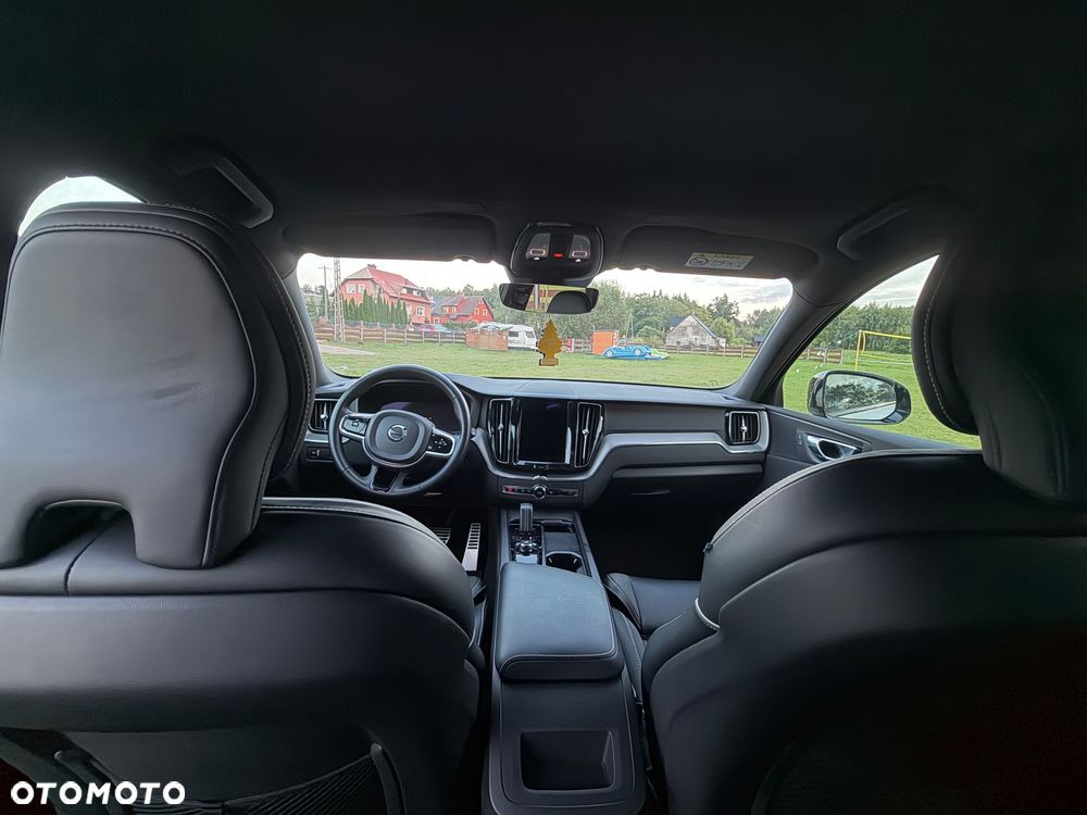 Volvo XC 60 B4 B R-Design - 22