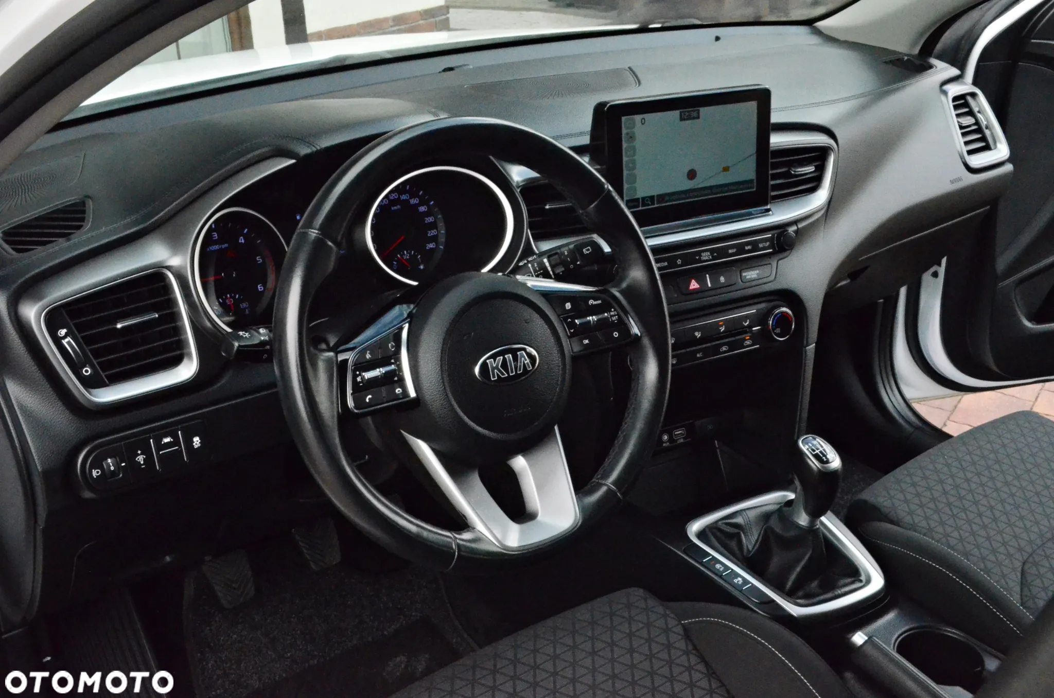 Kia Ceed - 29