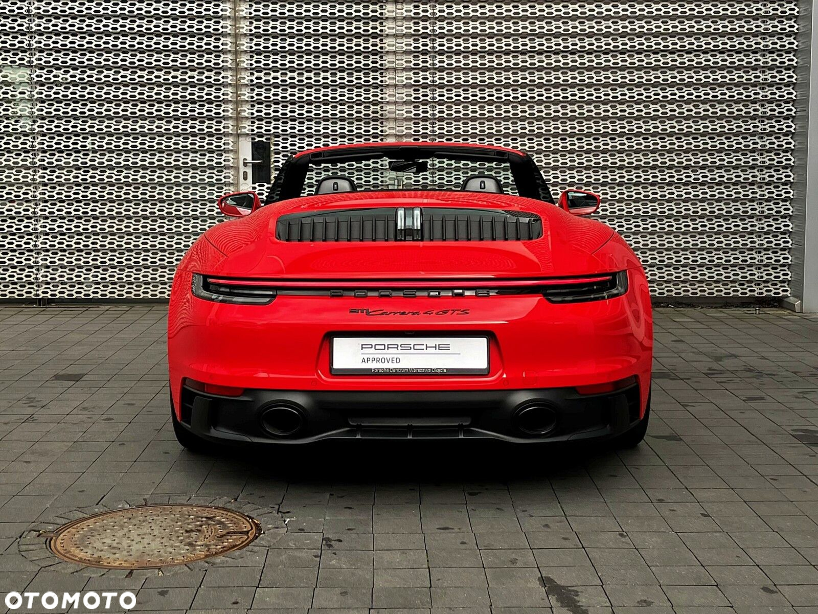 Porsche 911 Carrera 4 GTS Cabrio - 4