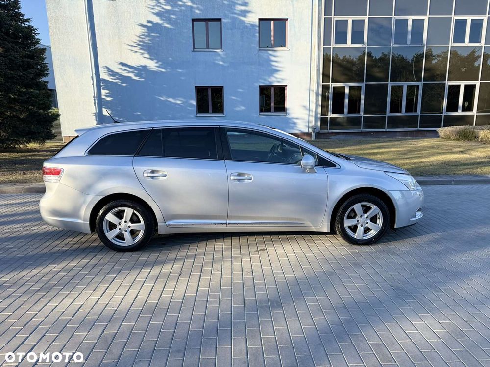 Toyota Avensis - 27