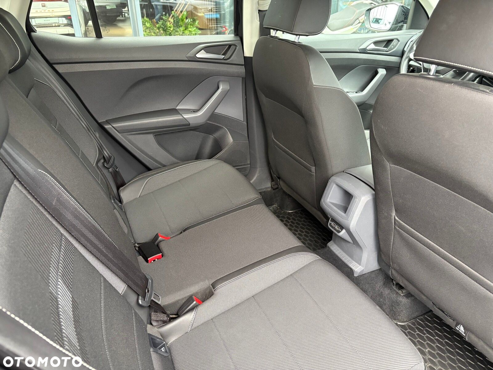 Volkswagen T-Cross - 14
