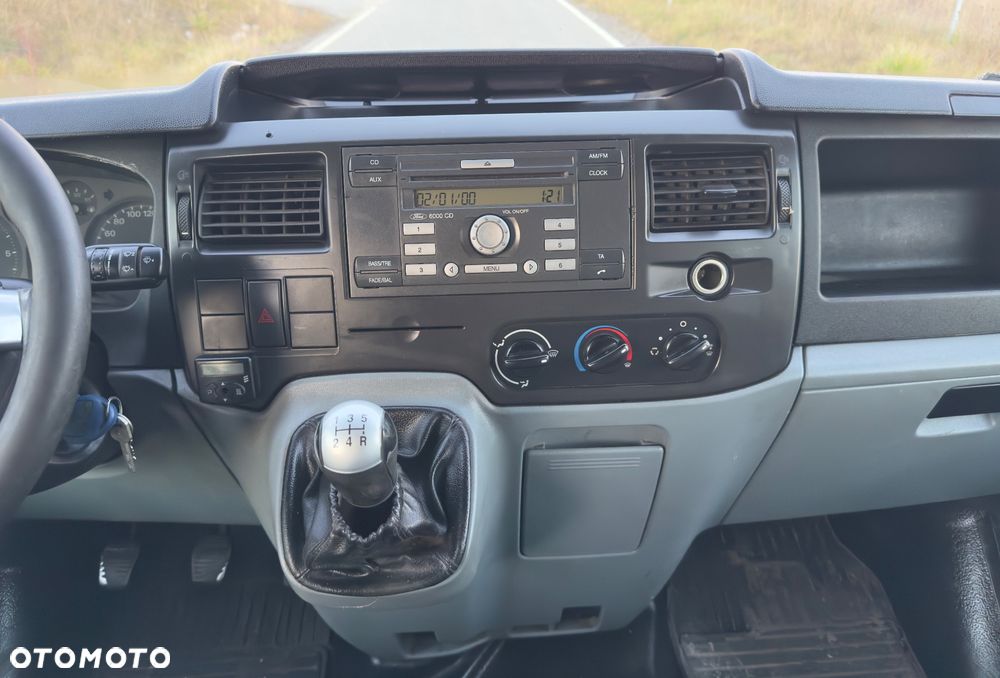 Ford Transit - 11