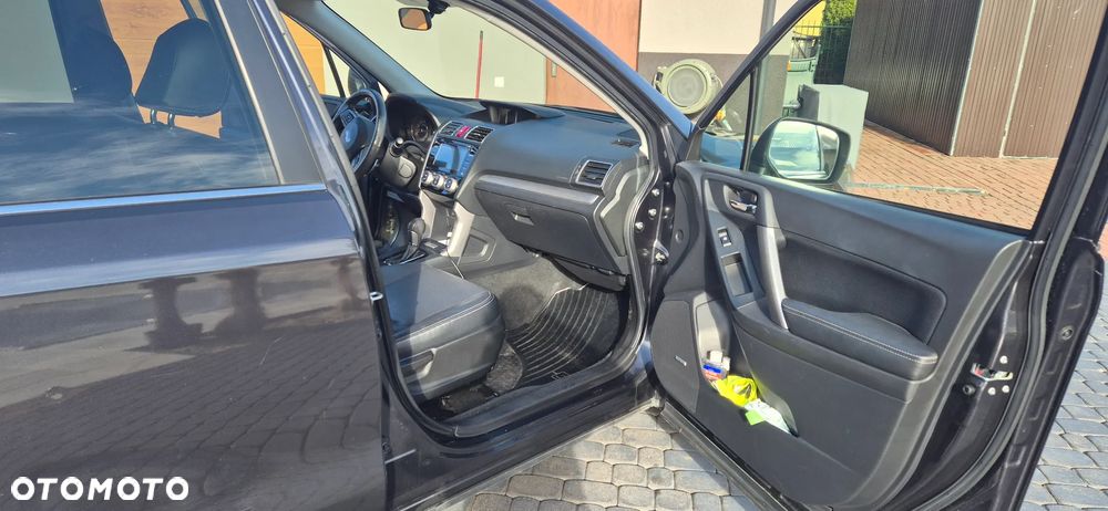 Subaru Forester 2.0XT Platinum Lineartronic - 11