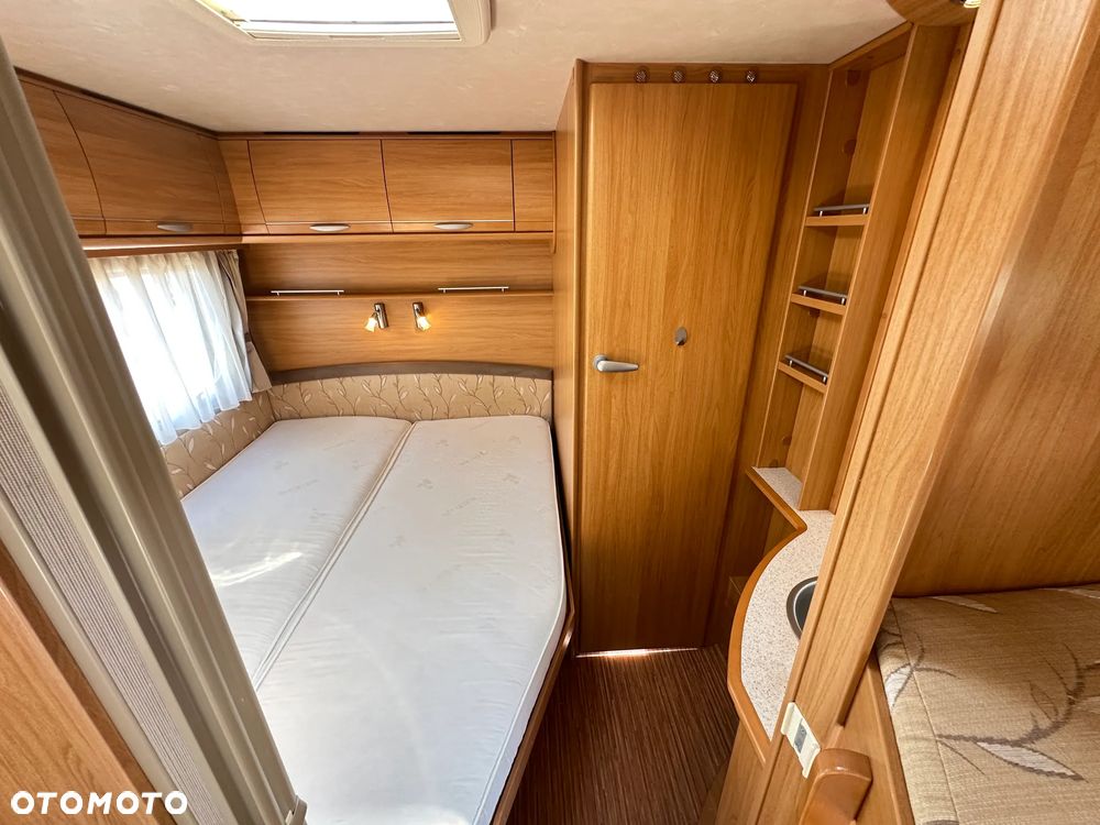 Adria CLASSICA 743 UT z Alde i nową markizą- 9 osobowa. - 35