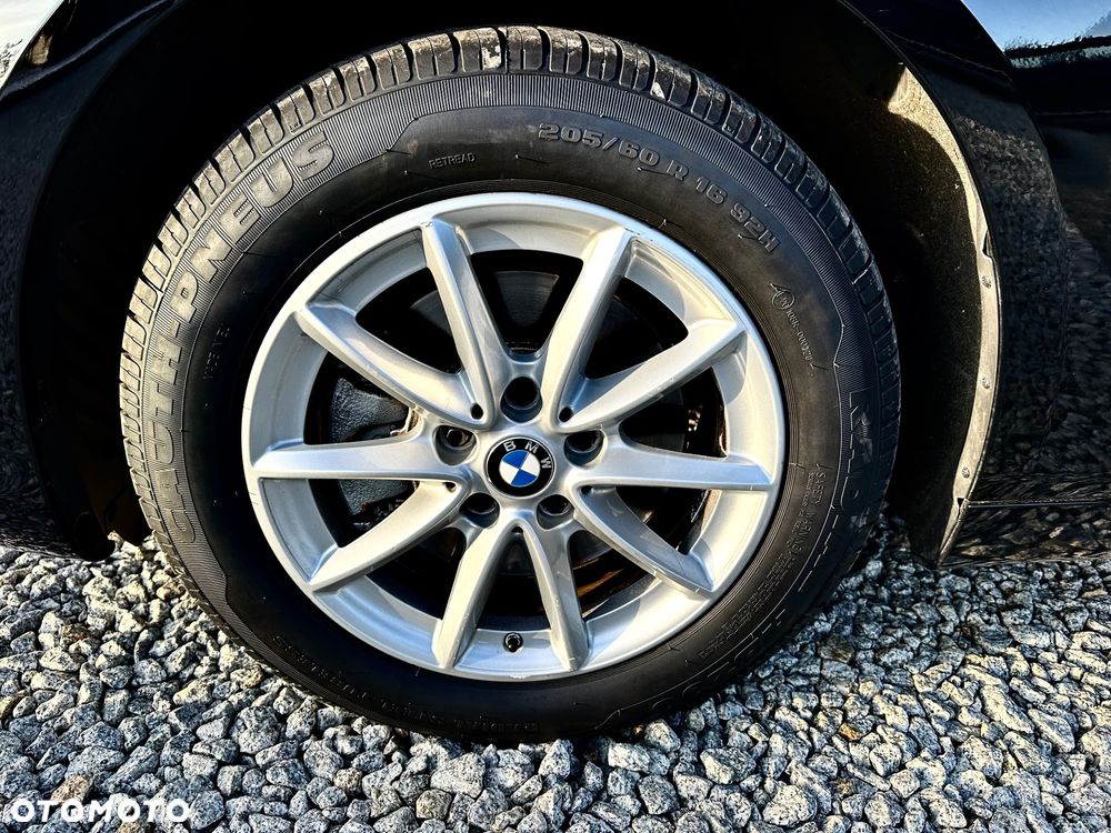 BMW Seria 2 218d - 16
