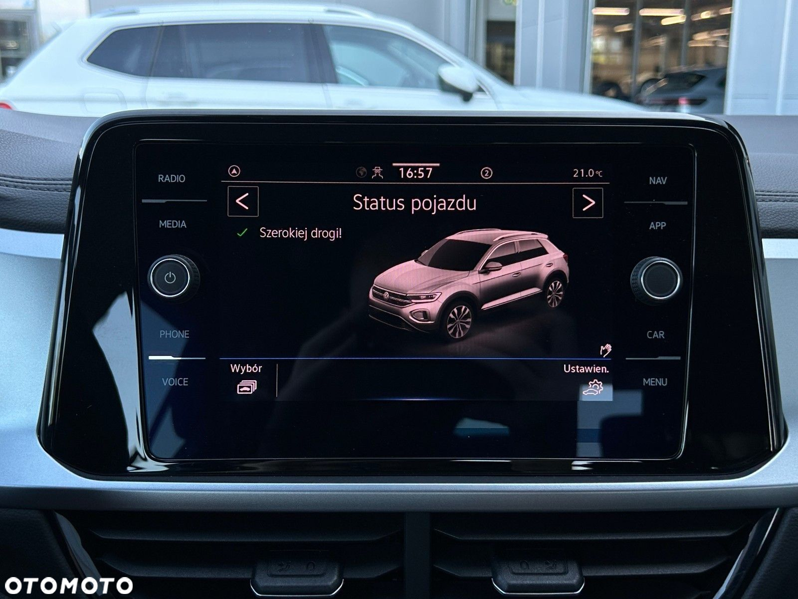 Volkswagen T-Roc 1.5 TSI Life Plus DSG - 28