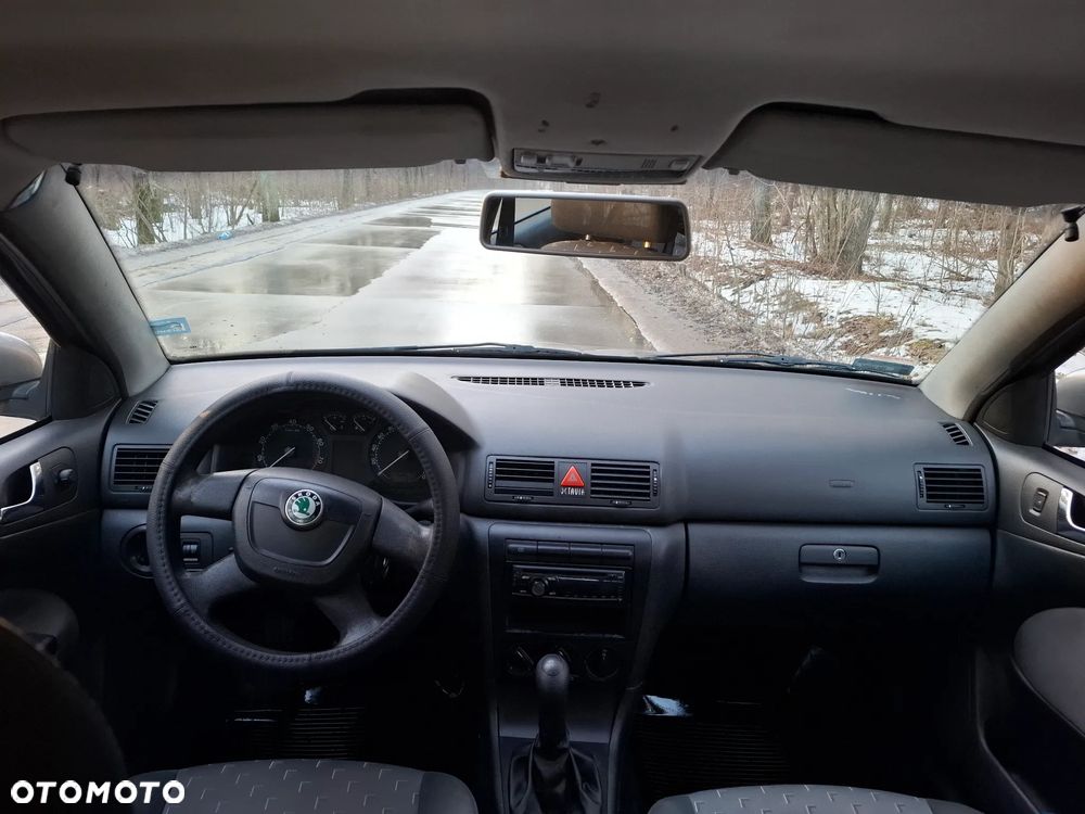 Skoda Octavia 1.6 Tour Classic - 10