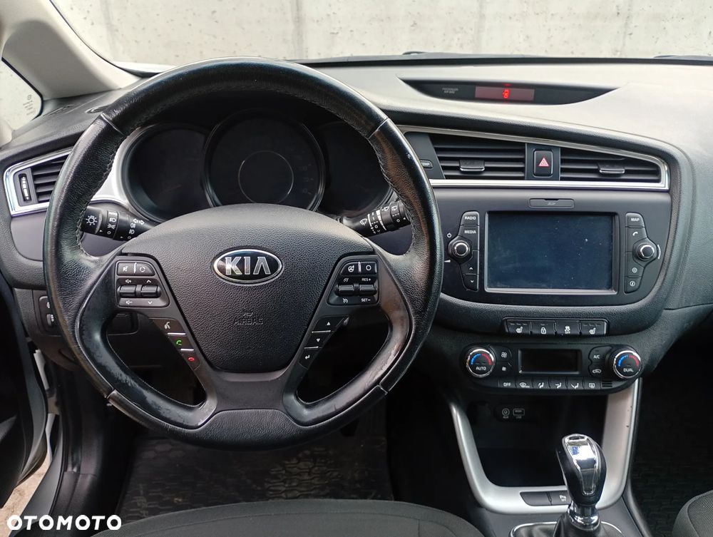 Kia Ceed 1.4 L - 5