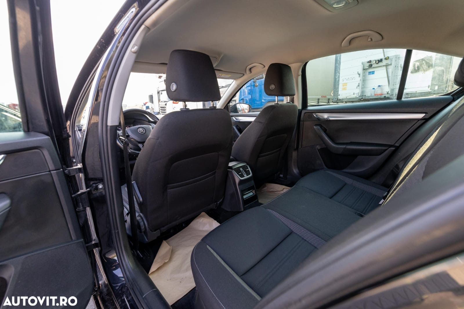 Skoda Octavia 1.6 TDI DSG Ambition - 30