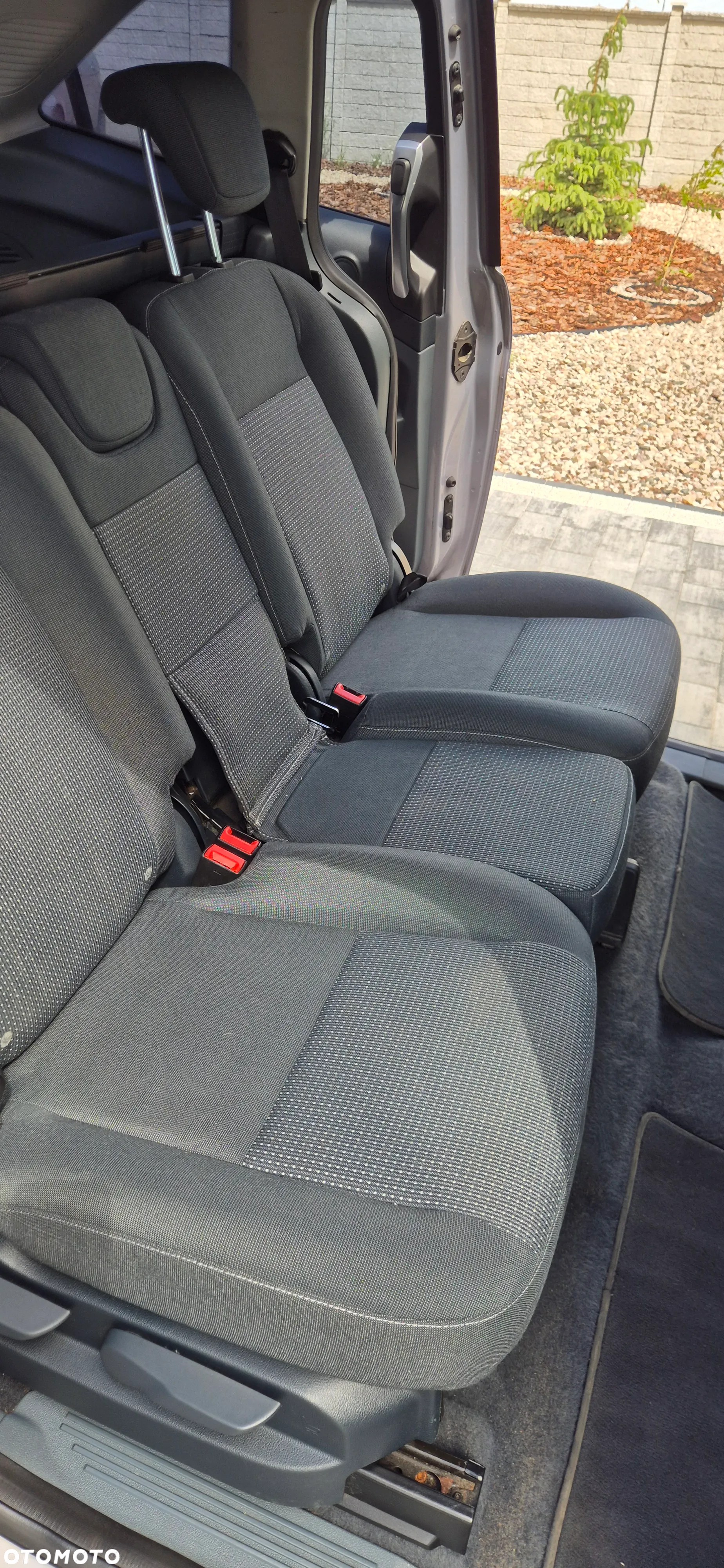 Ford Grand C-MAX - 24