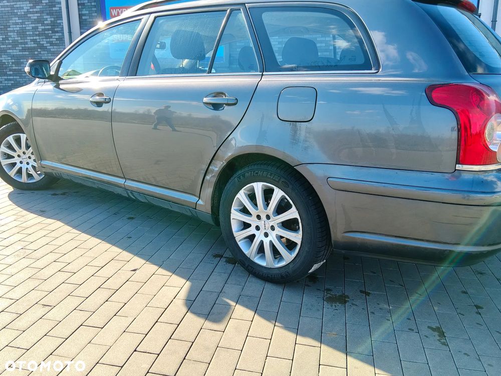 Toyota Avensis 2.0 D-4D Sol - 5