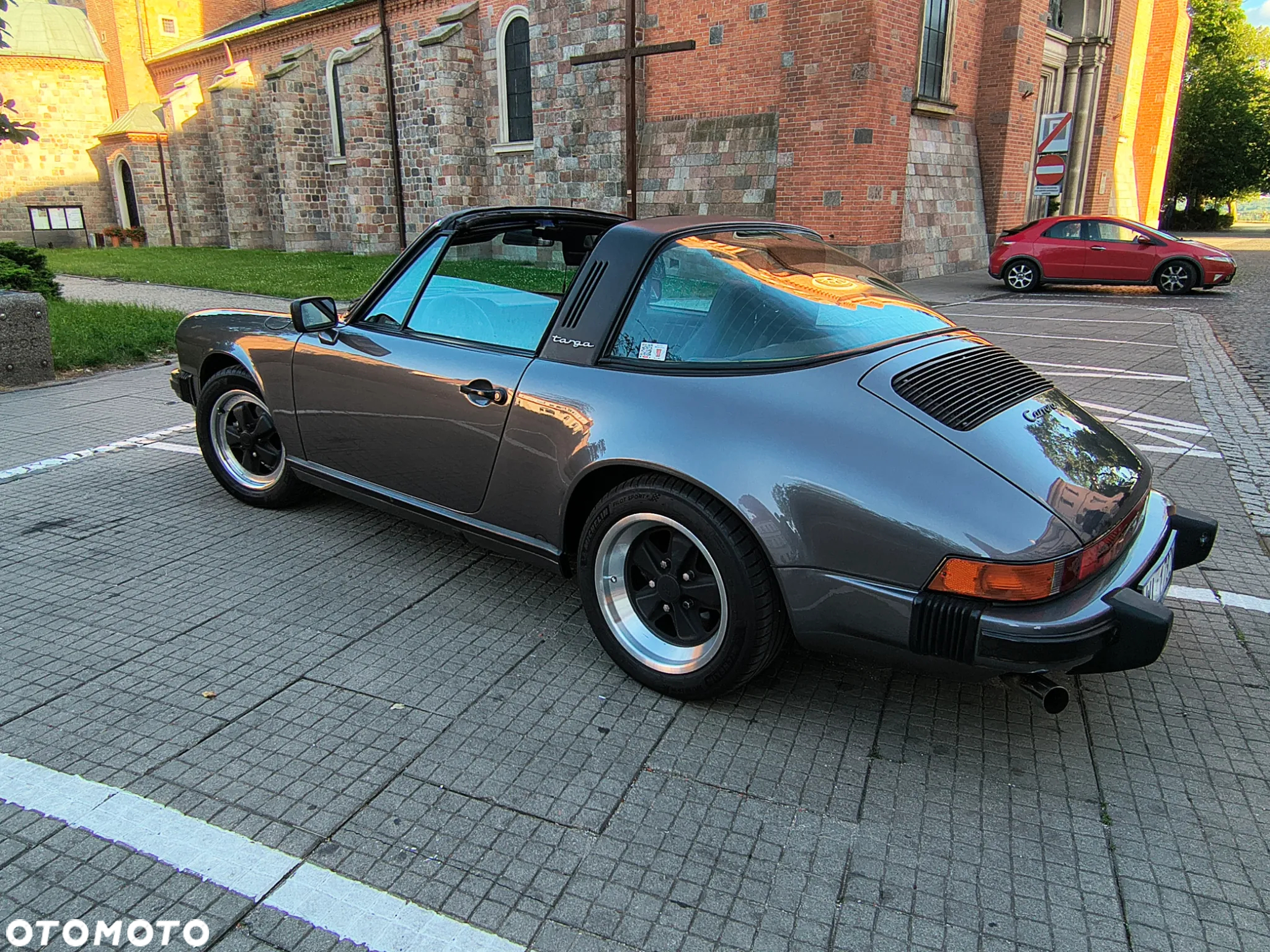 Porsche 911 Carrera 2 Targa - 15