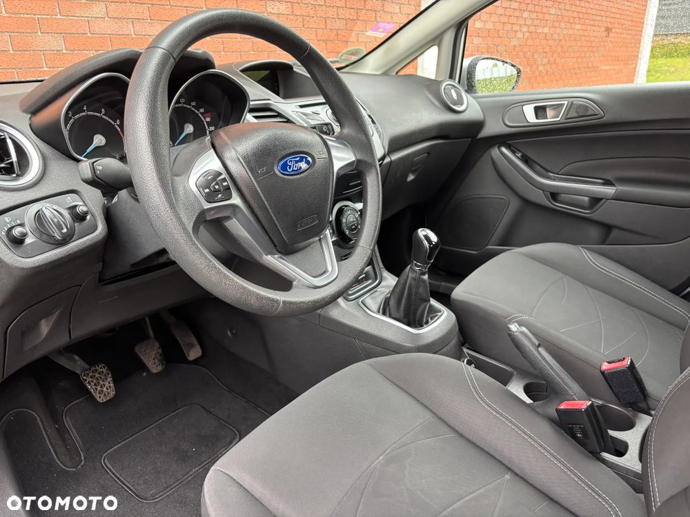 Ford Fiesta 1.25 Trend - 38