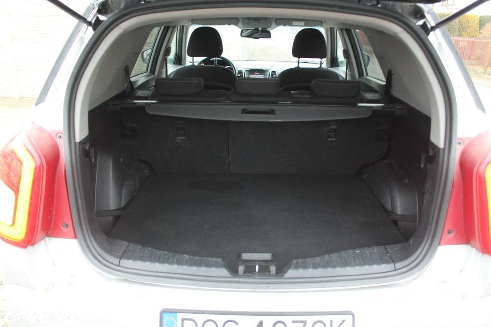 SsangYong/KGM XLV - 12
