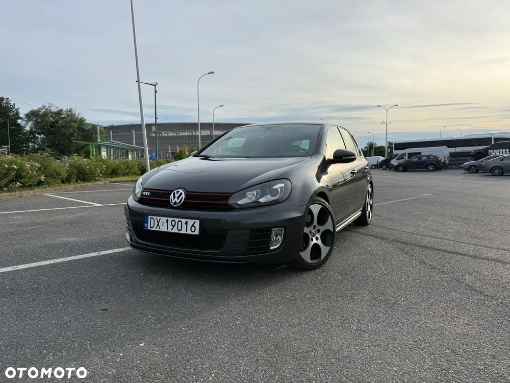 Volkswagen Golf - 2