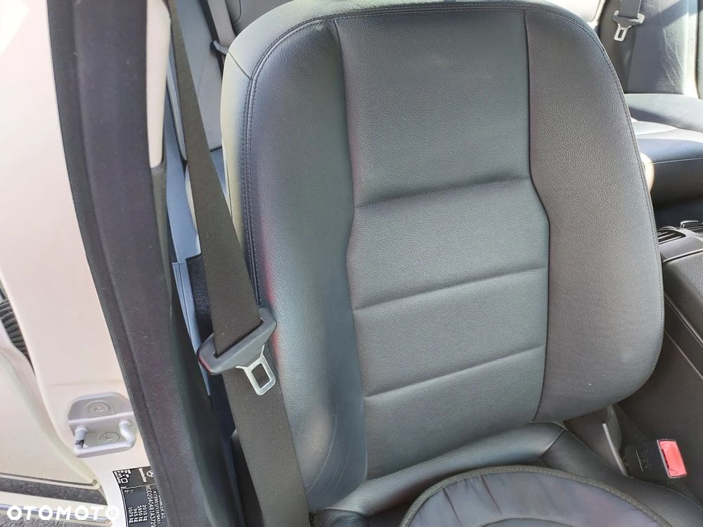 Mercedes-Benz Klasa C 200 CGI Automatik BlueEFFICIENCY Avantgarde - 7