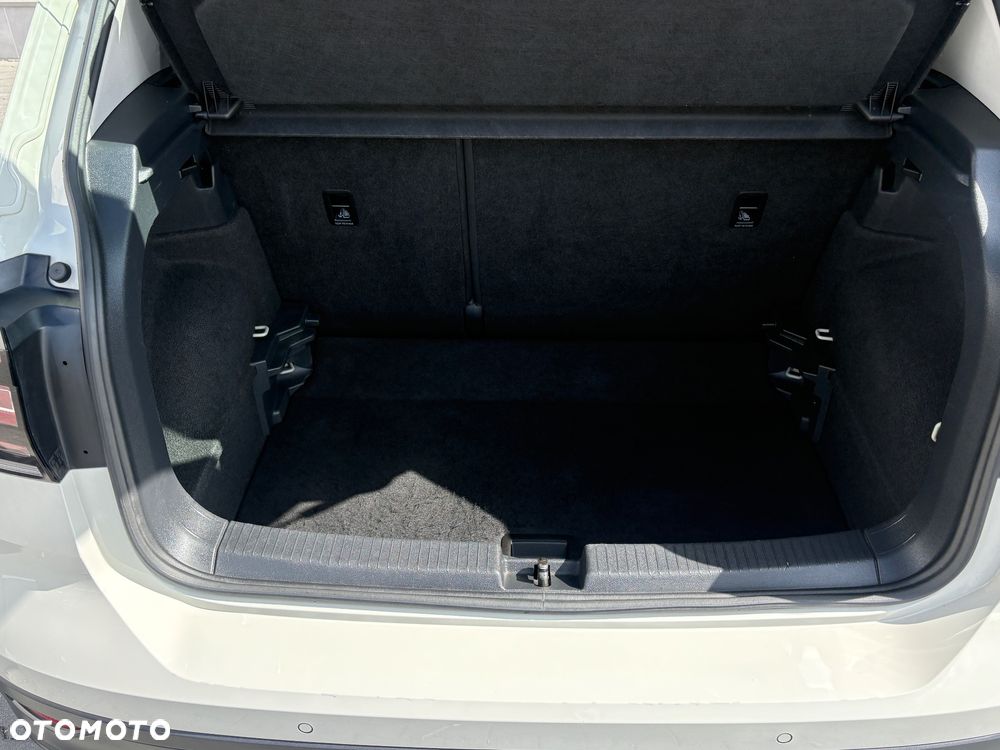 Volkswagen T-Cross - 31