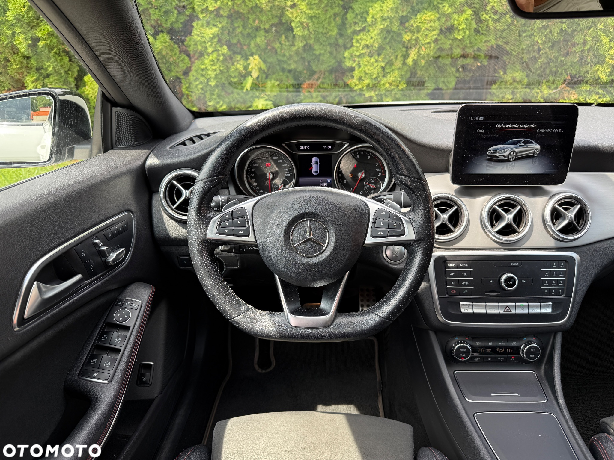 Mercedes-Benz CLA 220 4-Matic AMG Line - 6