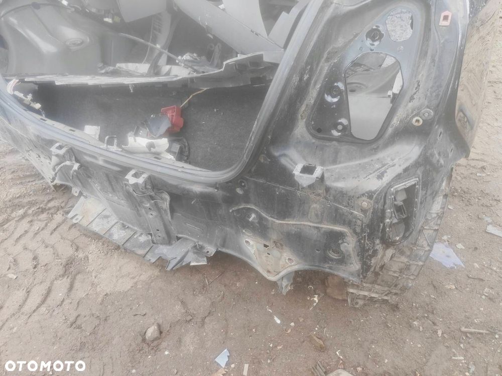 PAS TYLNY TOYOTA YARIS II HB 5D - 3