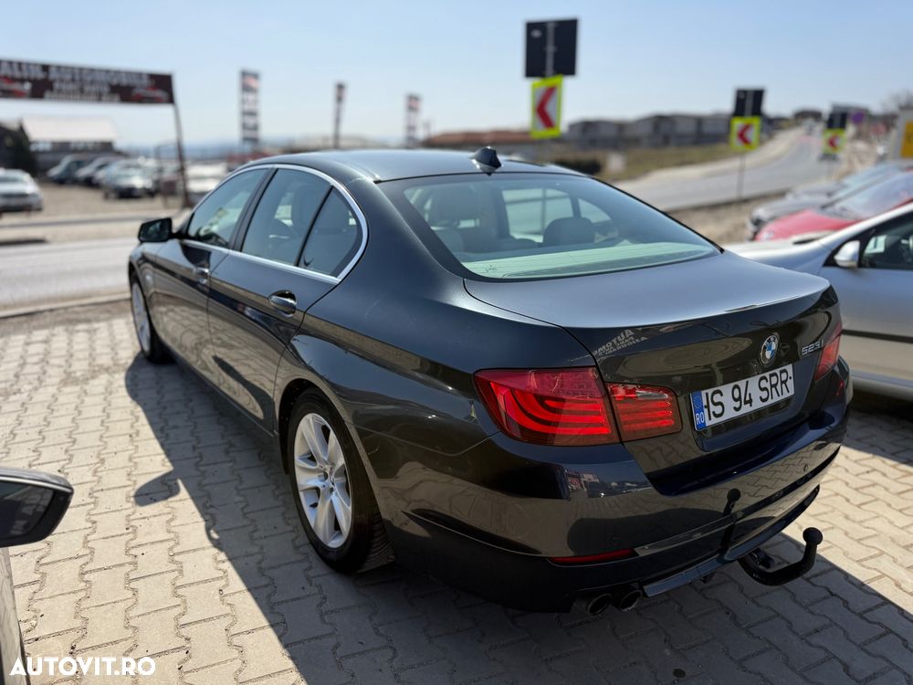 BMW Seria 5 523i Sport-Aut. - 3