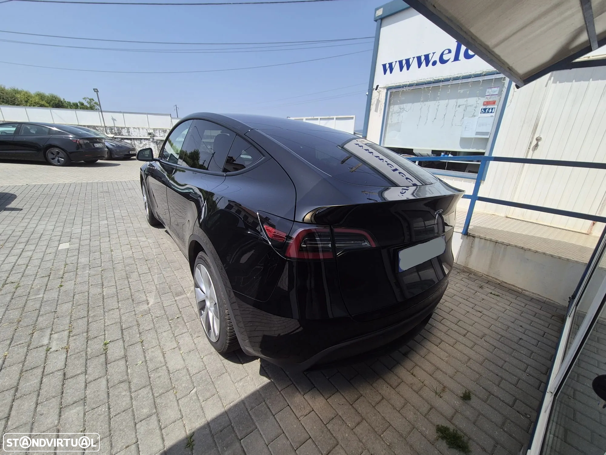 Tesla Model Y RWD - 8