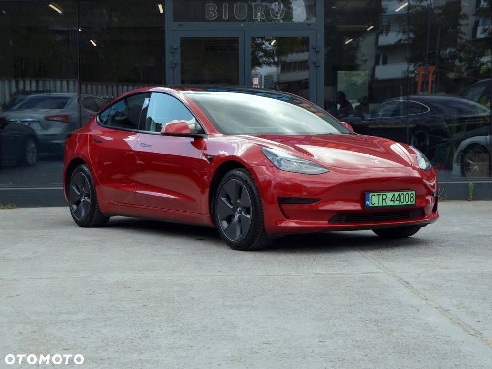 Tesla Model 3 - 3