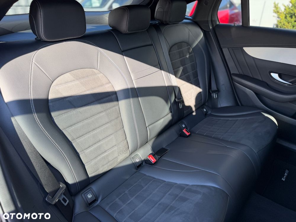 Mercedes-Benz GLC 220 d 4Matic 9G-TRONIC AMG Line Plus - 21