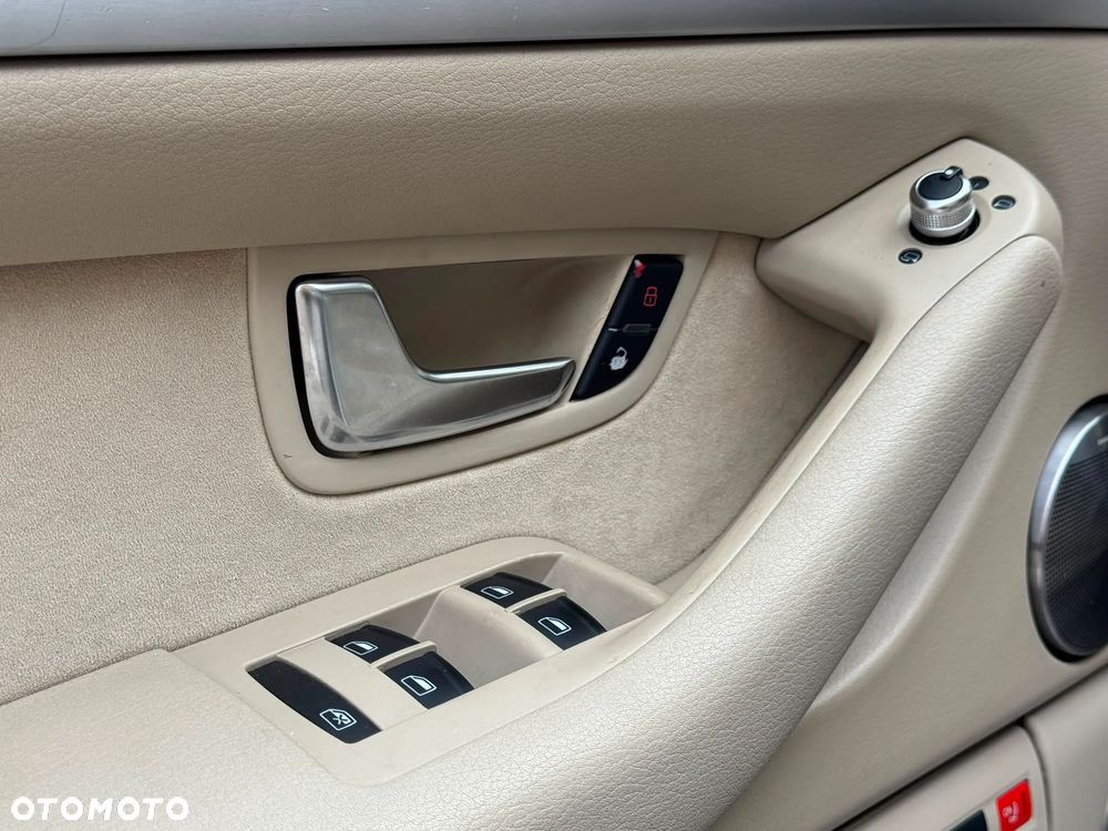 Audi A8 4.2 TDI DPF Quattro - 24