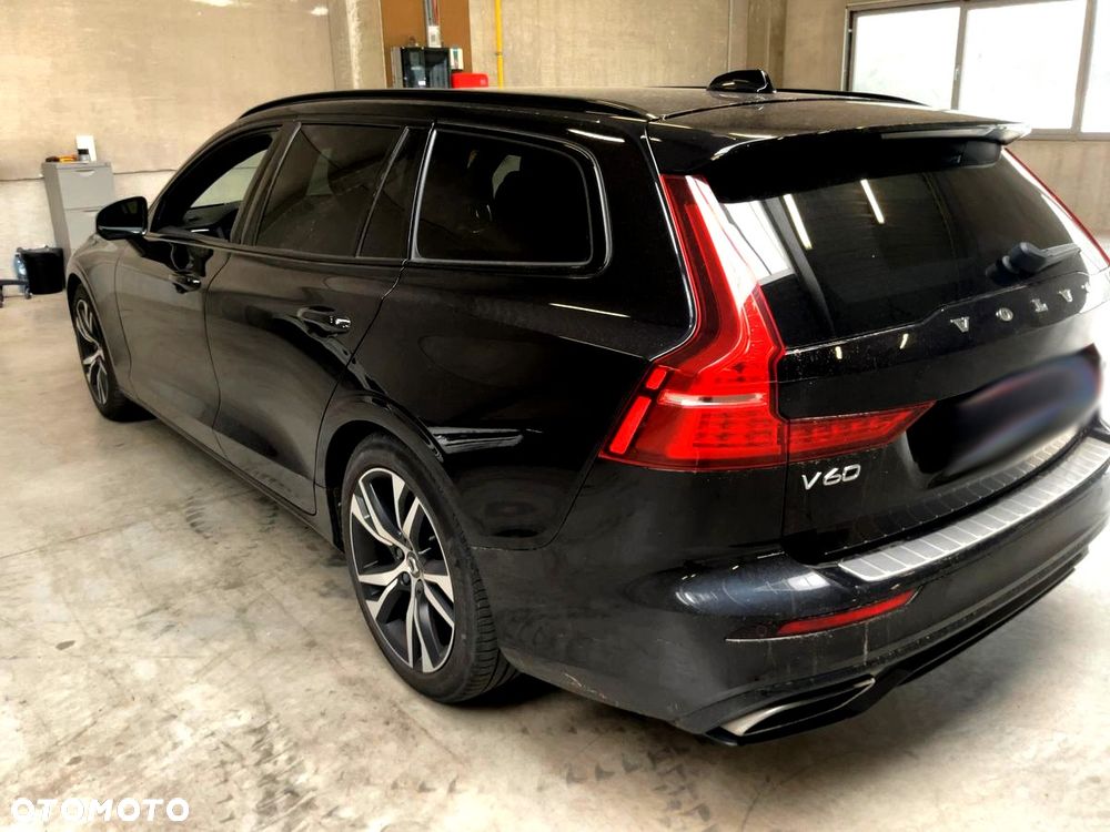 Volvo V60 B4 D R-Design - 2