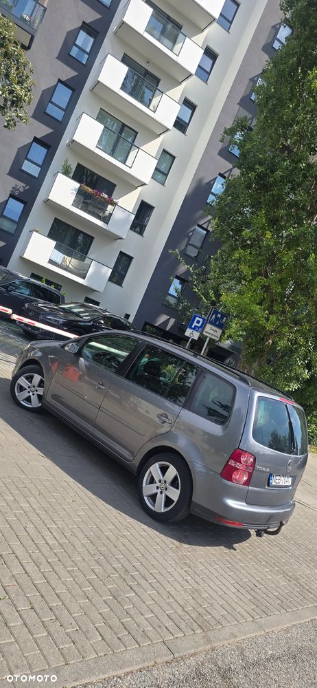 Volkswagen Touran 1.9 TDI Highline - 6