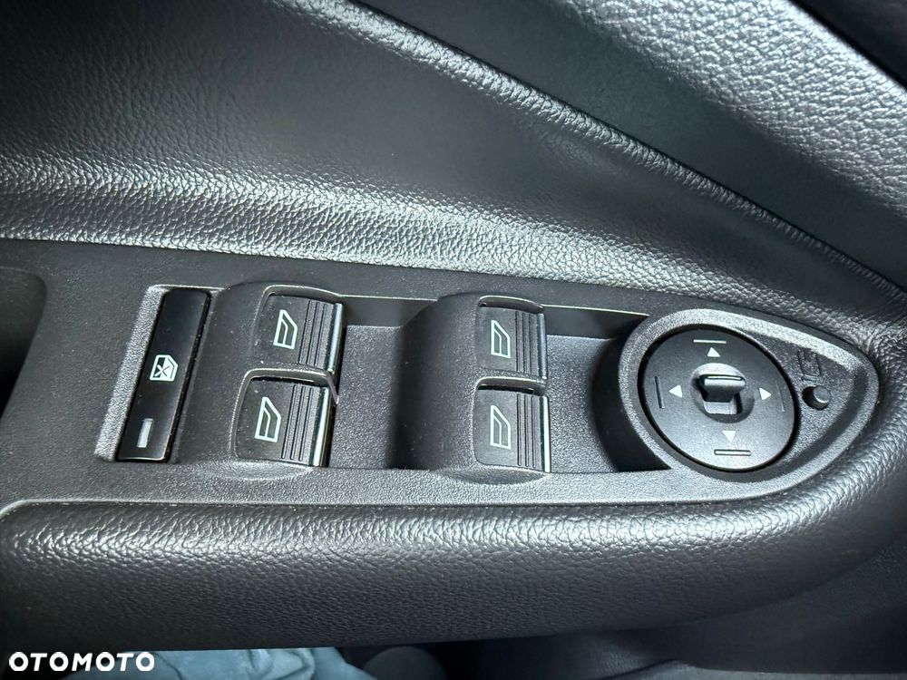 Ford Kuga 1.5 EcoBoost 2x4 Titanium - 27