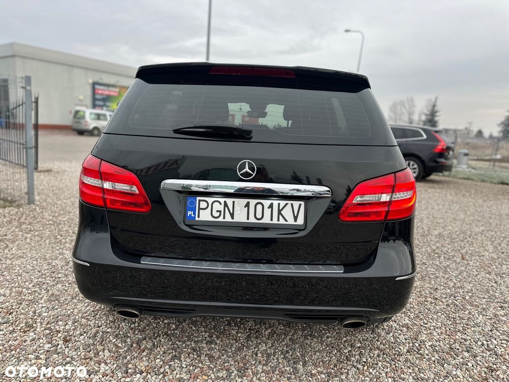Mercedes-Benz Klasa B 200 7G-DCT UrbanStyle Edition - 4