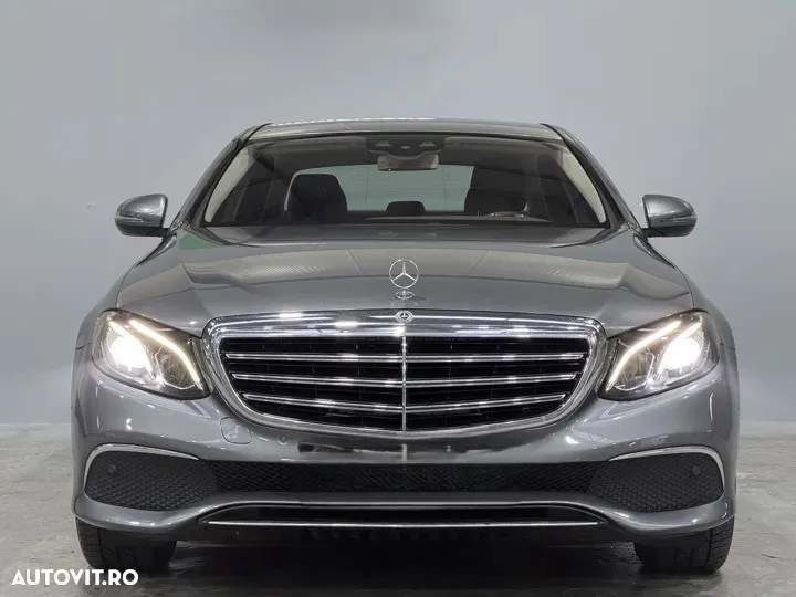 Mercedes-Benz E 220 d 4Matic 9G-TRONIC Exclusive - 2
