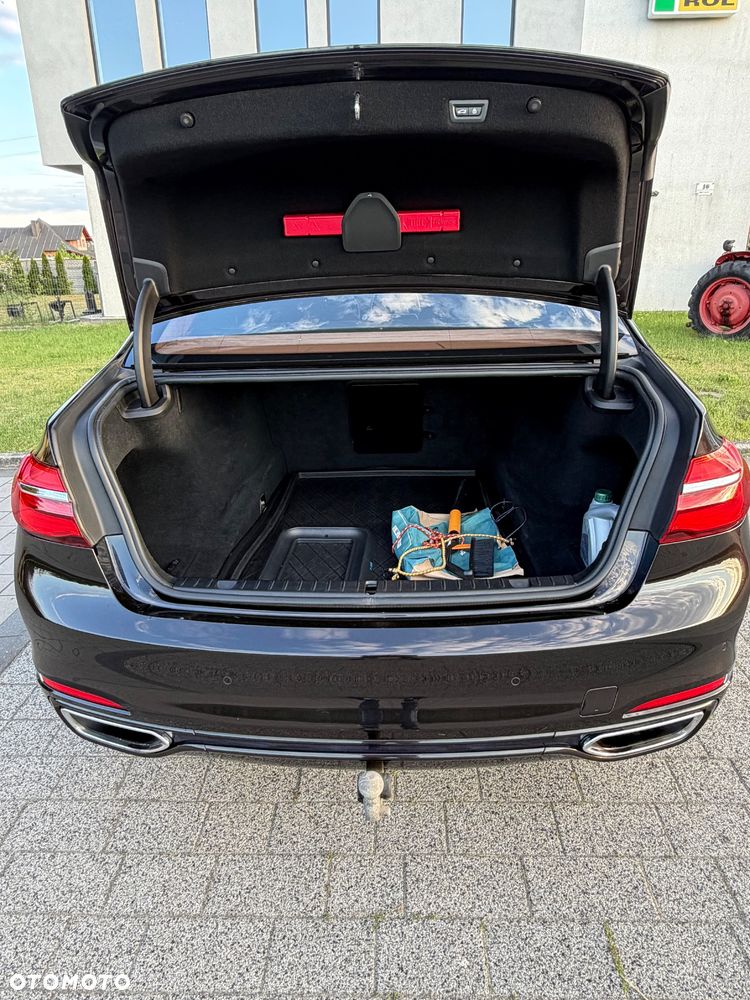 BMW Seria 7 750Li - 11